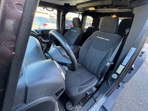 Used 2017 Jeep Wrangler Unlimited Rubicon w/ Cold Weather Group image 9