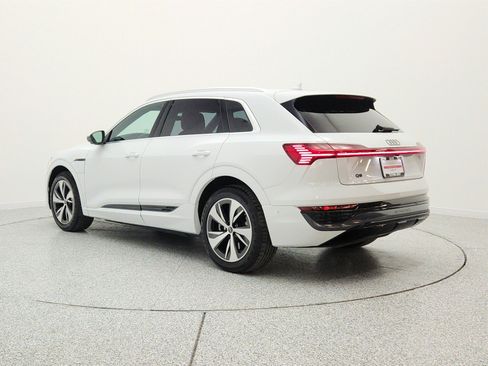 Used 2024 Audi Q8 e-tron Premium Plus w/ Premium Plus Package AWD/4WD image 7