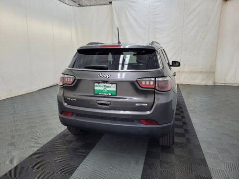 Used 2018 Jeep Compass Latitude AWD/4WD image 7