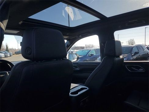 Used 2021 Chevrolet Suburban LT image 11