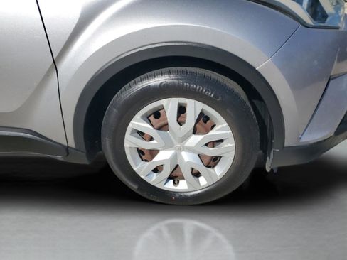 Used 2019 Toyota C-HR LE image 28