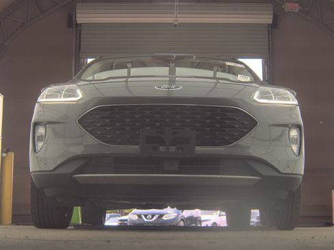 Used 2021 Ford Escape Titanium AWD/4WD image 4