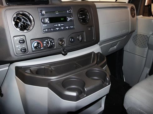 Used 2014 Ford E-350 and Econoline 350 XLT image 45