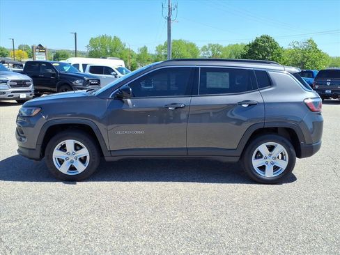 Used 2022 Jeep Compass Latitude AWD/4WD image 2