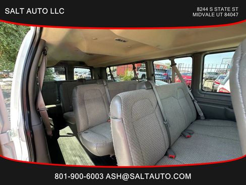 Used 2023 GMC Savana 3500 LS image 19