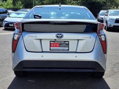 Used 2018 Toyota Prius Two image 5