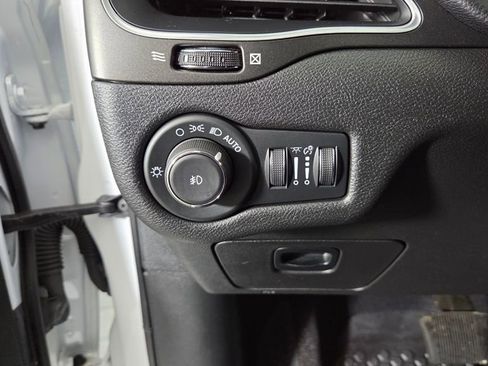 Used 2022 Jeep Cherokee Trailhawk w/ Trailer Tow Group image 19