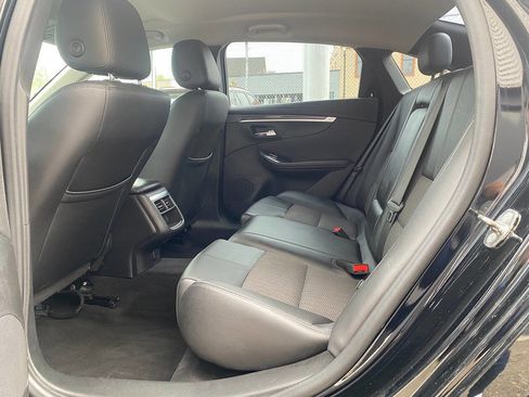 Used 2017 Chevrolet Impala LT image 9