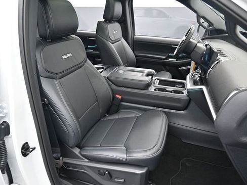 New 2025 Ford Expedition Platinum w/ Stealth Performance Package image 25