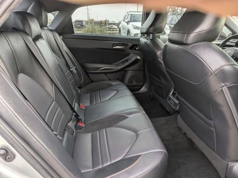Used 2019 Toyota Avalon XSE image 29