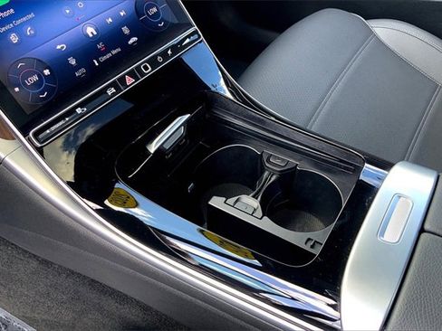 Used 2025 Mercedes-Benz C 300 4MATIC Sedan image 13