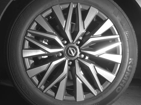 Used 2025 Nissan Altima 2.5 SV FWD image 12