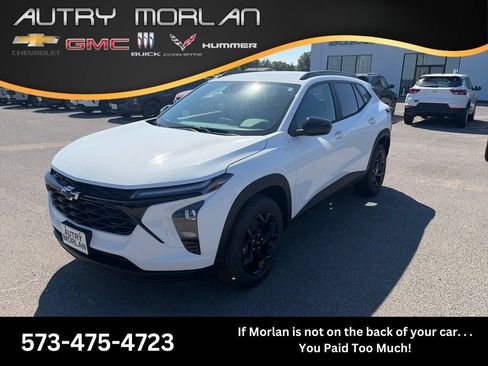 New 2026 Chevrolet Trax LT w/ Midnight Edition FWD image 1