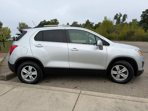 Used 2016 Chevrolet Trax LT FWD image 4