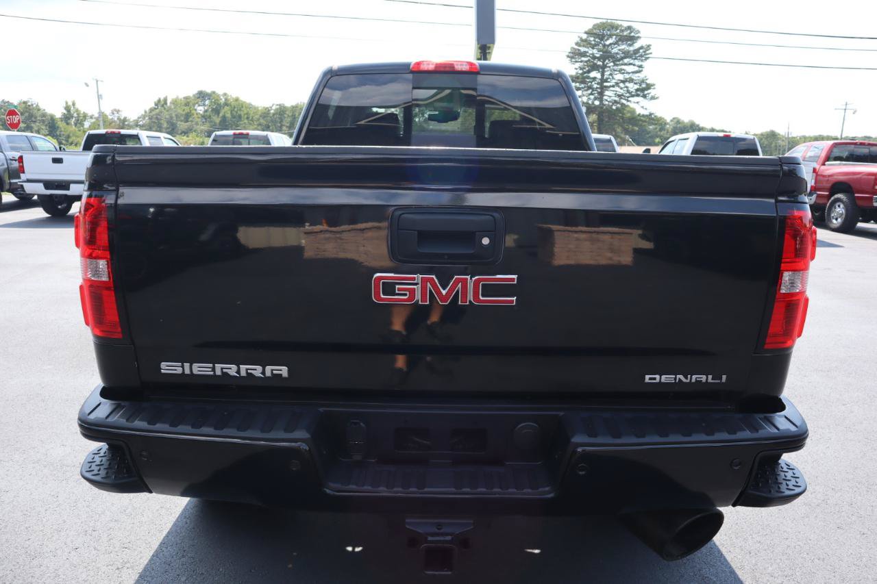 Used 2019 GMC Sierra 2500 Denali w/ Duramax Plus Package AWD/4WD image 8