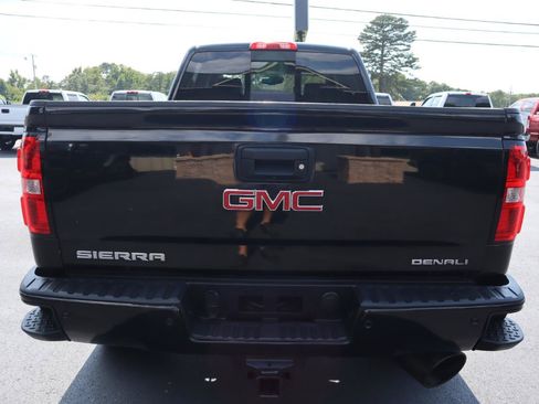 Used 2019 GMC Sierra 2500 Denali w/ Duramax Plus Package AWD/4WD image 8