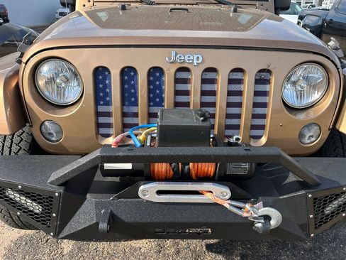 Used 2015 Jeep Wrangler Sahara w/ Dual Top Group AWD/4WD image 32