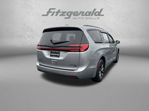 Used 2021 Chrysler Pacifica Limited w/ S Appearance Package image 7