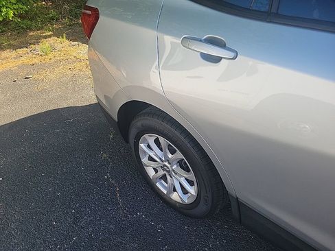 Used 2020 Chevrolet Equinox LS image 12