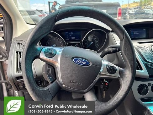 Used 2014 Ford Focus SE FWD image 7