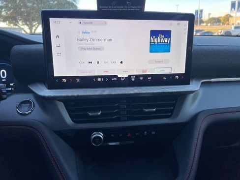 New 2026 Ford Explorer ST-Line w/ ST-Line Street Pack image 21