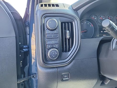 Used 2023 Chevrolet Silverado 2500 Custom w/ Custom Value Package image 7