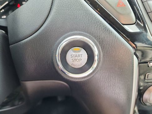 Used 2020 Nissan Pathfinder S image 24