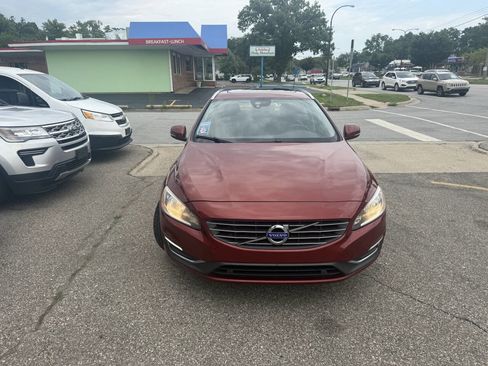 Used 2015 Volvo V60 T5 Premier image 4
