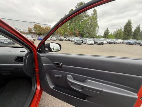 Used 2010 Hyundai Accent GS FWD image 18