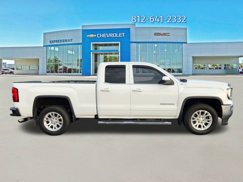 Used 2017 GMC Sierra 1500 SLE w/ SLE Value Package image 8