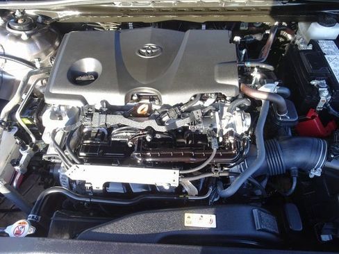 Used 2024 Toyota Camry SE image 13