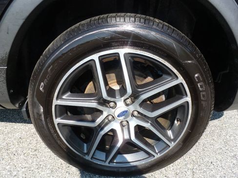 Used 2019 Ford Explorer Sport w/ Equipment Group 401A AWD/4WD image 37