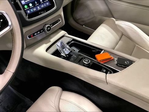 Certified 2024 Volvo XC90 B6 Ultimate w/ Protection Package Premier AWD/4WD image 18