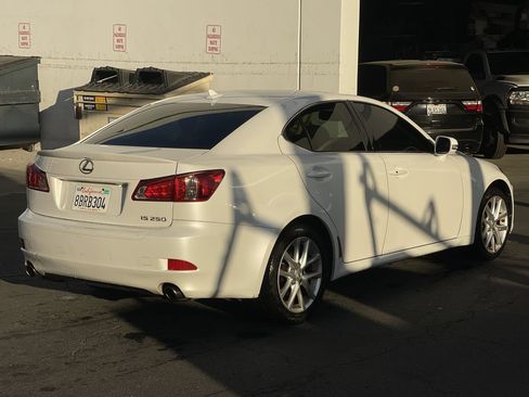 Used 2011 Lexus IS 250 w/ Premium Pkg Value Edition RWD image 5