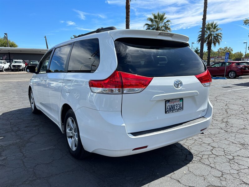 Used 2012 Toyota Sienna LE FWD image 8