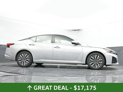 Used 2023 Nissan Altima 2.5 SV image 51