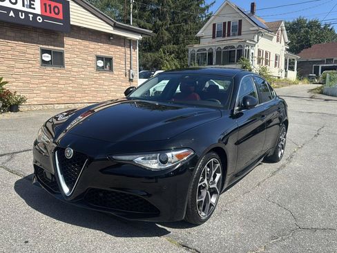 Used 2019 Alfa Romeo Giulia AWD w/ Cold Weather Package image 2