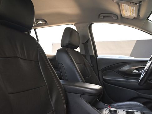Used 2020 GMC Terrain SLT w/ Preferred Package FWD image 14