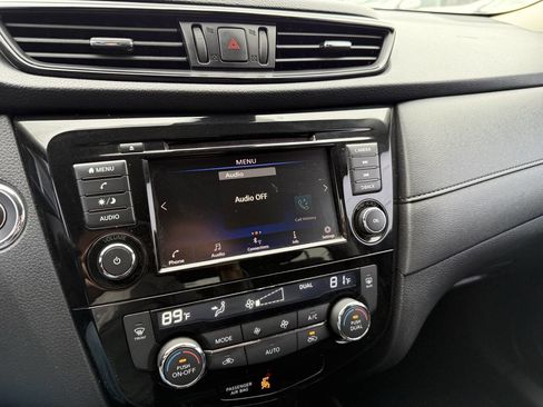 Used 2019 Nissan Rogue SV AWD/4WD image 28
