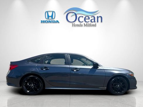 Used 2023 Honda Civic Sport image 2