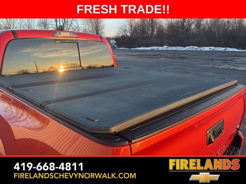 Used 2018 Toyota Tacoma TRD Sport image 11