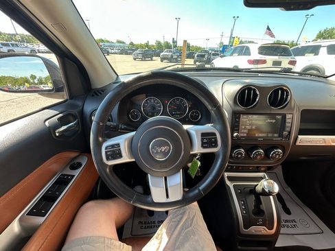 Used 2014 Jeep Compass Limited w/ Sun/Sound Group AWD/4WD image 29