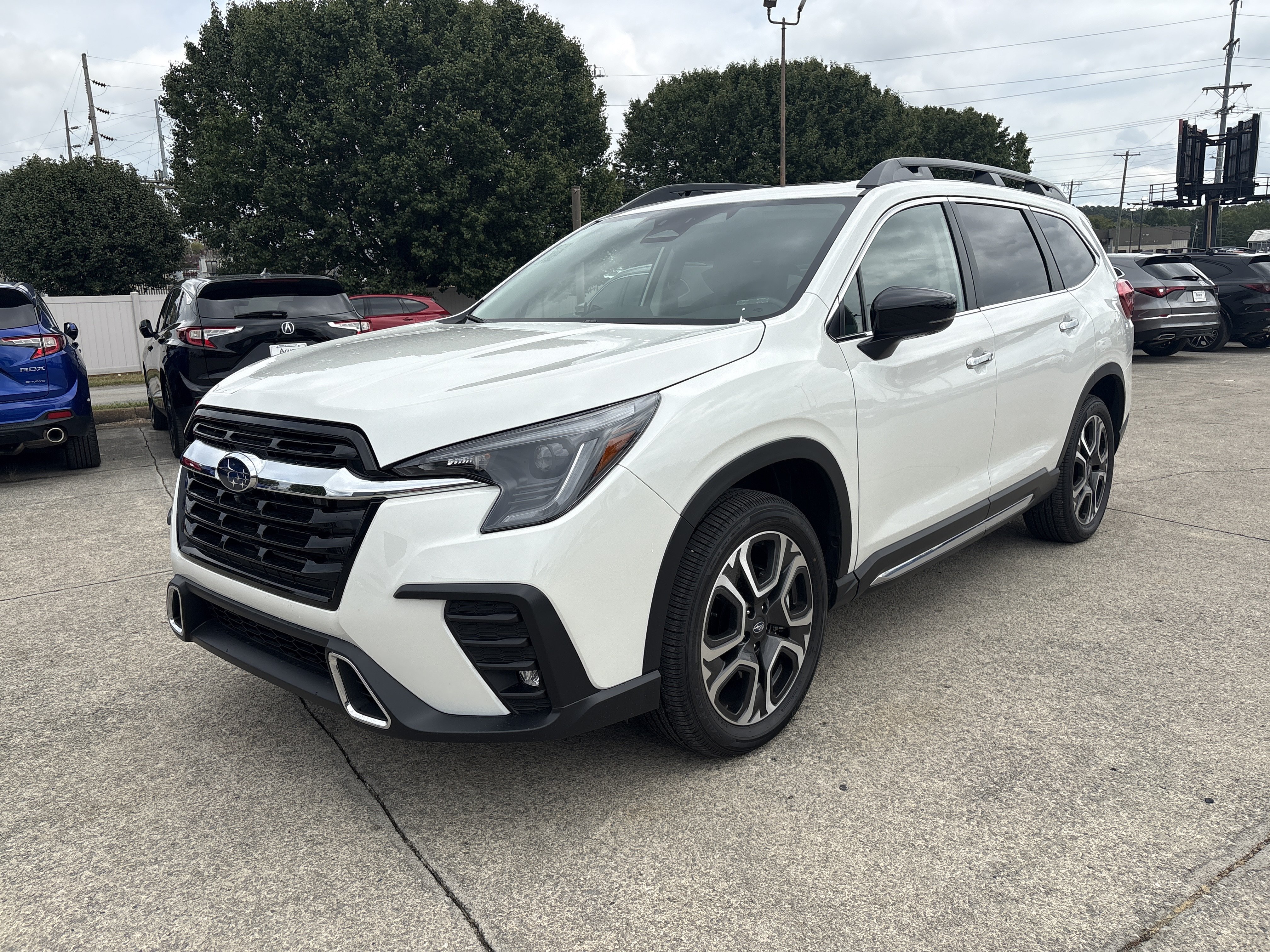 Used 2026 Subaru Ascent Touring AWD/4WD image 4
