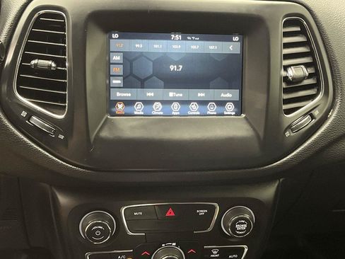 Used 2020 Jeep Compass Latitude w/ Cold Weather Group AWD/4WD image 16