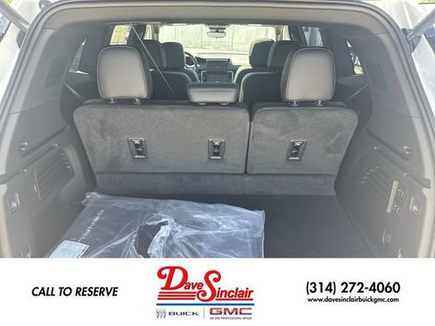 New 2026 GMC Acadia Denali w/ Super Cruise Package FWD image 25