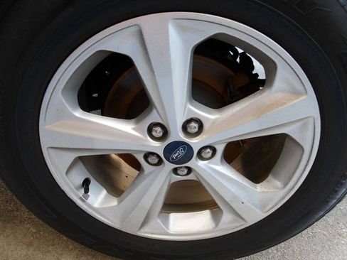 Used 2019 Ford Edge SE AWD/4WD image 38