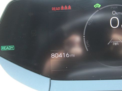 Used 2024 Toyota Prius XLE FWD image 21
