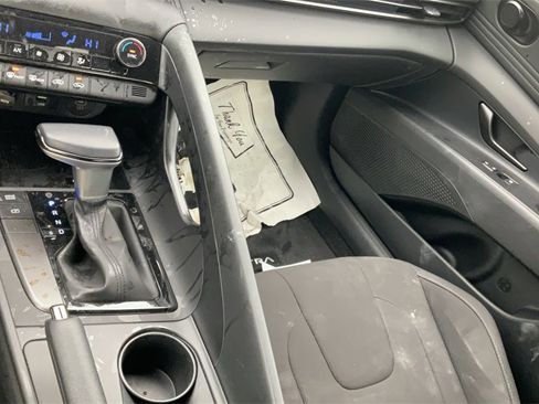 Certified 2025 Hyundai Elantra Sport image 23