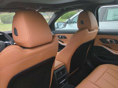 Used 2025 BMW 330i xDrive Sedan w/ Convenience Package image 18