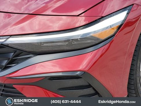 Used 2024 Hyundai Elantra SEL w/ Convenience Package FWD image 10